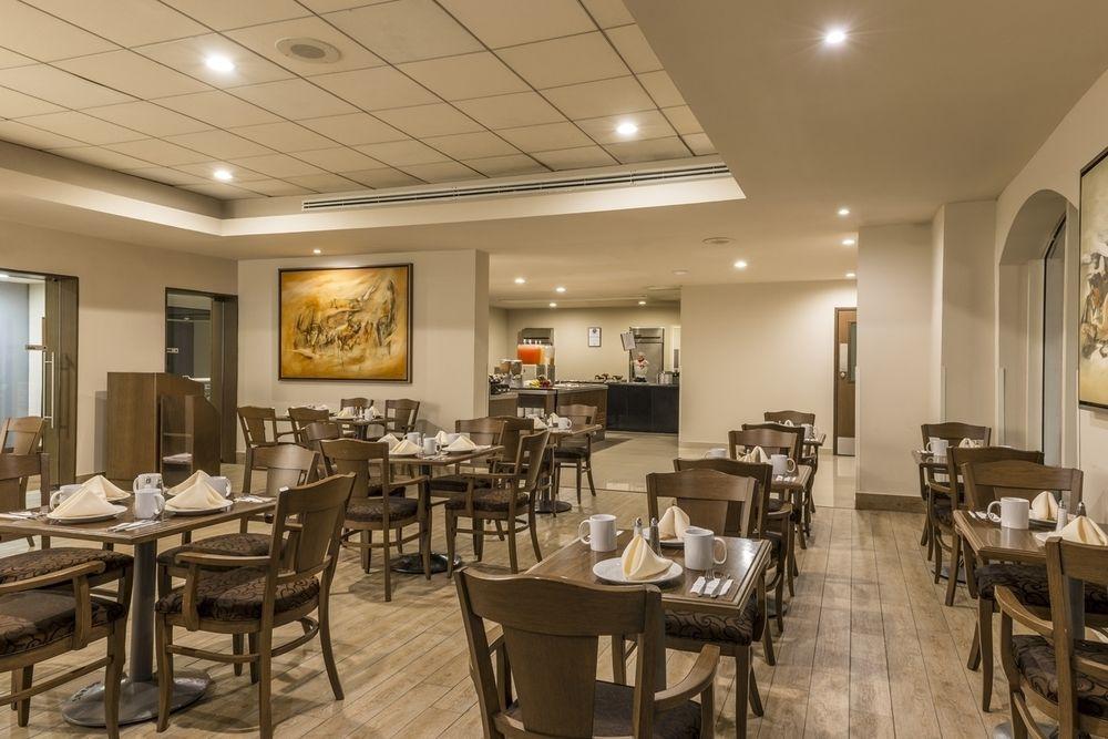 Four Points By Sheraton Galerias Monterrey Exteriér fotografie The restaurant at the hotel
