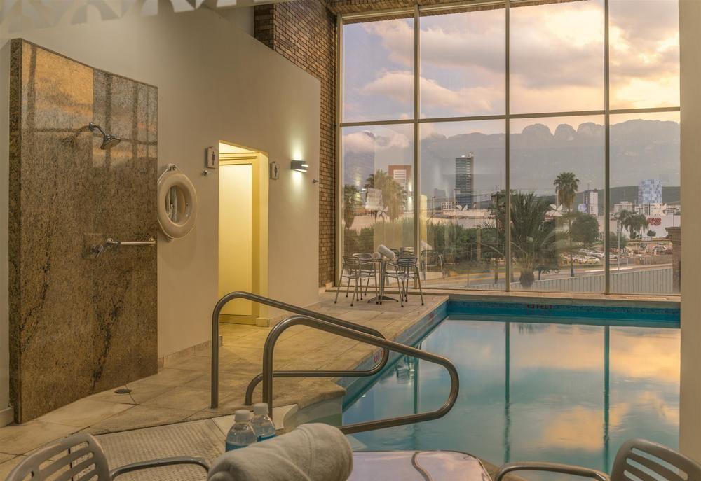 Four Points By Sheraton Galerias Monterrey Exteriér fotografie Spa at the Four Seasons Hotel