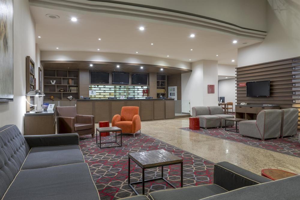Four Points By Sheraton Galerias Monterrey Exteriér fotografie The lounge at the airport