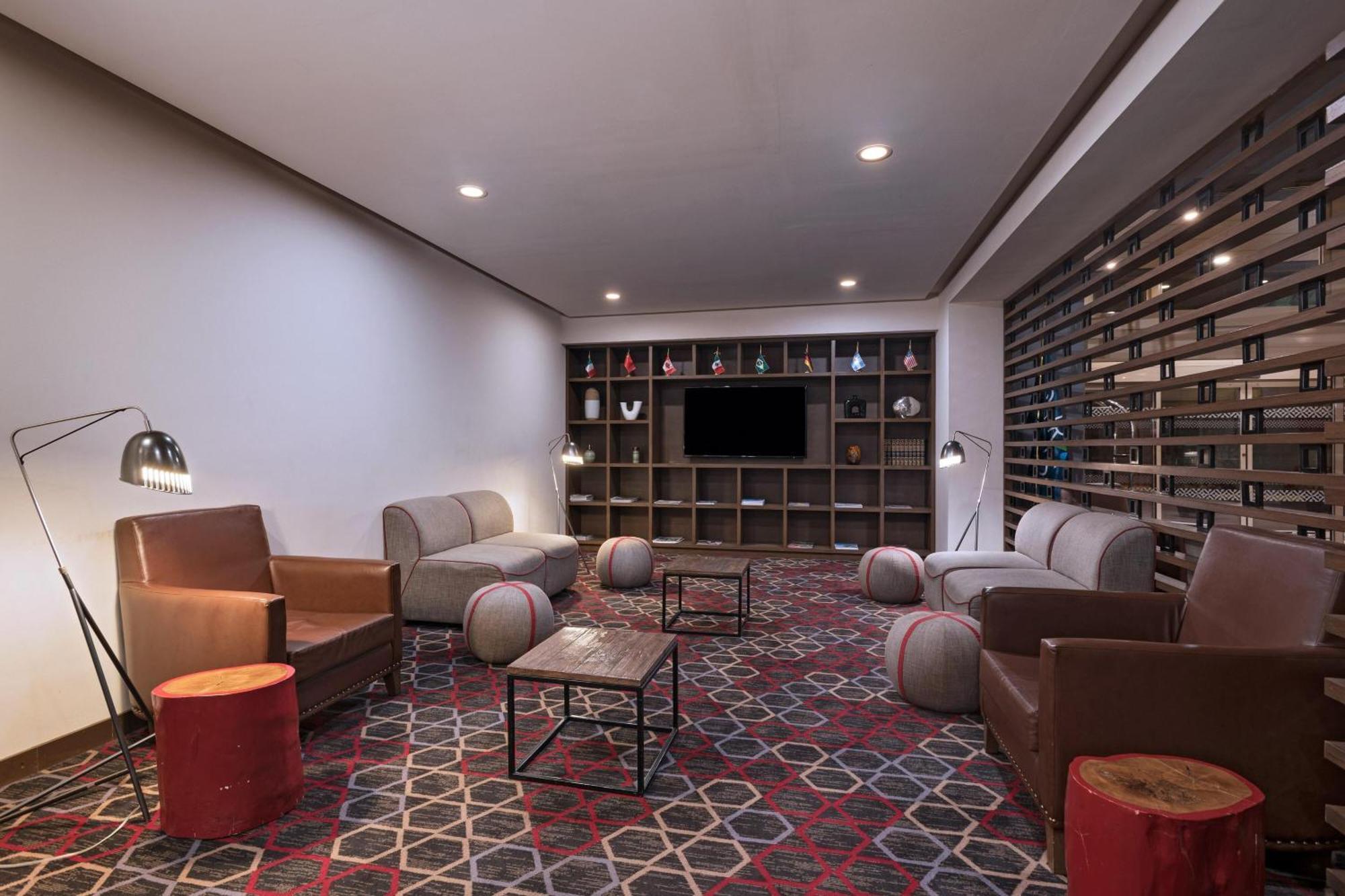 Four Points By Sheraton Galerias Monterrey Exteriér fotografie Library